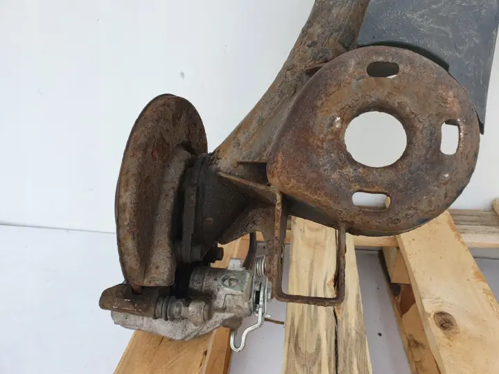 Skoda Roomster TYLNA BELKA ZAWIESZENIA TYŁ OŚ