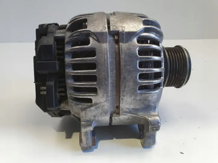 VW Golf VI 2.0 TDI ALTERNATOR bosch 06F903023F 140A