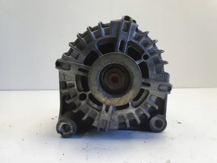 BMW E87 E90 2.0 D ALTERNATOR valeo 7802261 180A