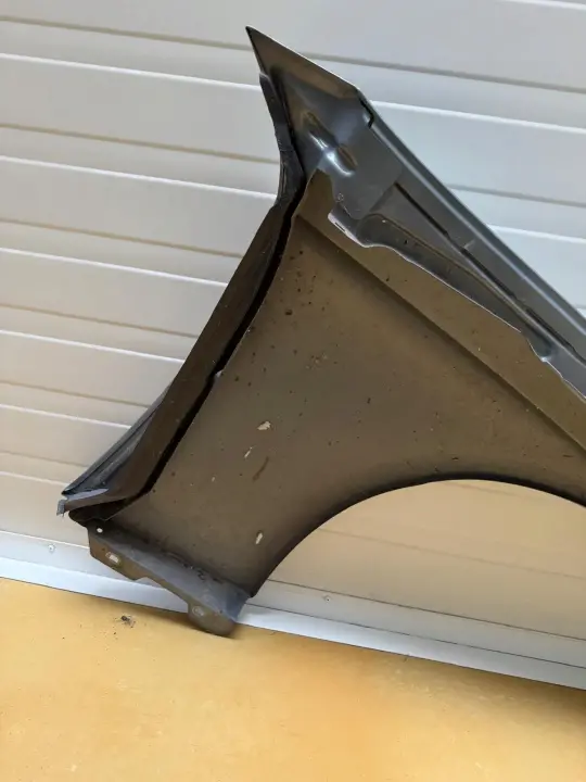 Mercedes CLS C219 04-10r PRZEDNI BŁOTNIK LEWY PRZÓD kierowcy