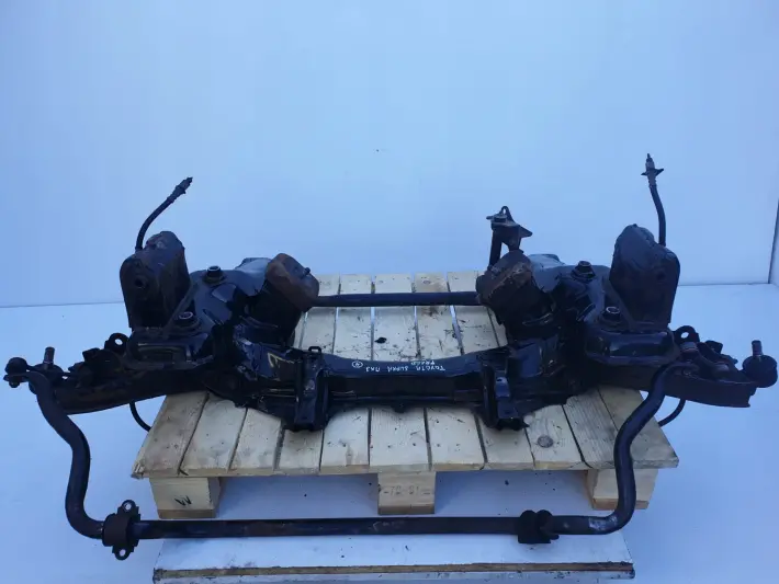 Toyota Supra 3.0 PRZEDNIE SANKI BELKA POD SILNIK