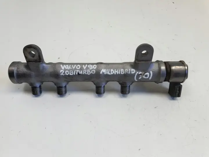 Volvo V90 II 2.0 D3 LISTWA WTRYSKOWA 31432834
