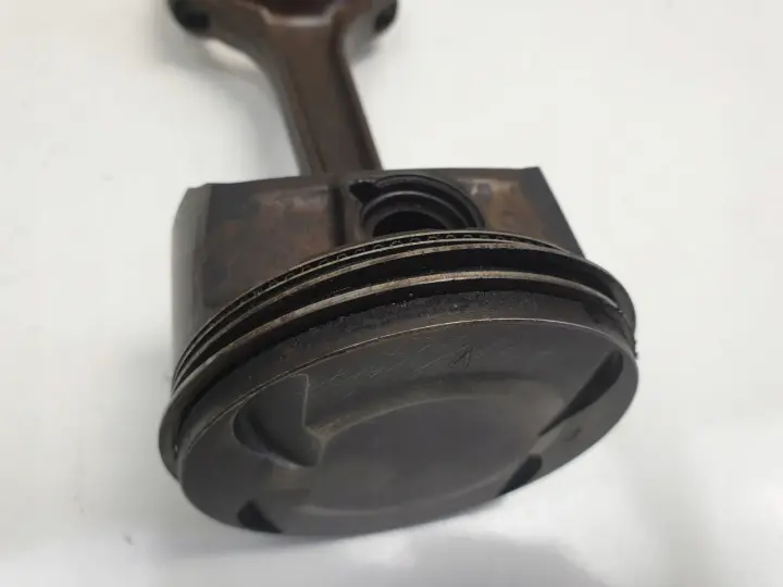 Opel Astra IV J 1.6 16V TŁOK KORBOWÓD A16XER