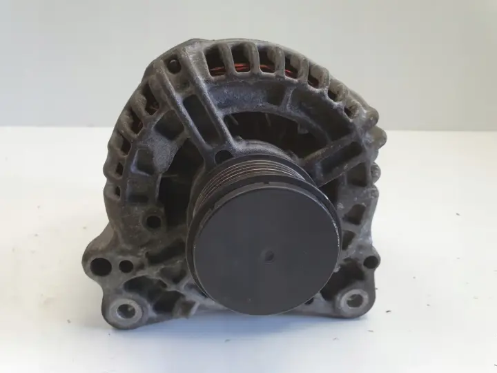 Audi A3 8P VW Golf V 1.9 TDI ALTERNATOR bosch 06F903023F 140A