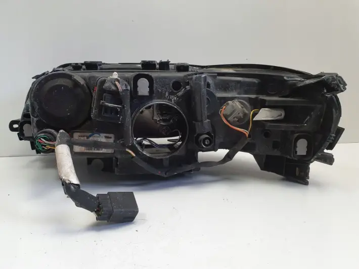 Volvo S60 I V70 II LIFT PRZEDNIA LAMPA PRAWA prawy przód EUROPA 30698826