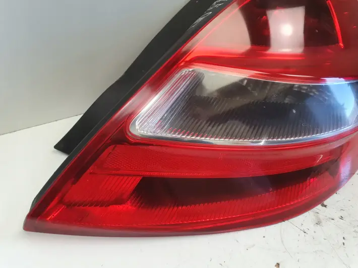 Renault Megane II lift HB TYLNA LAMPA PRAWA prawy tył pasażera 8200413216-C
