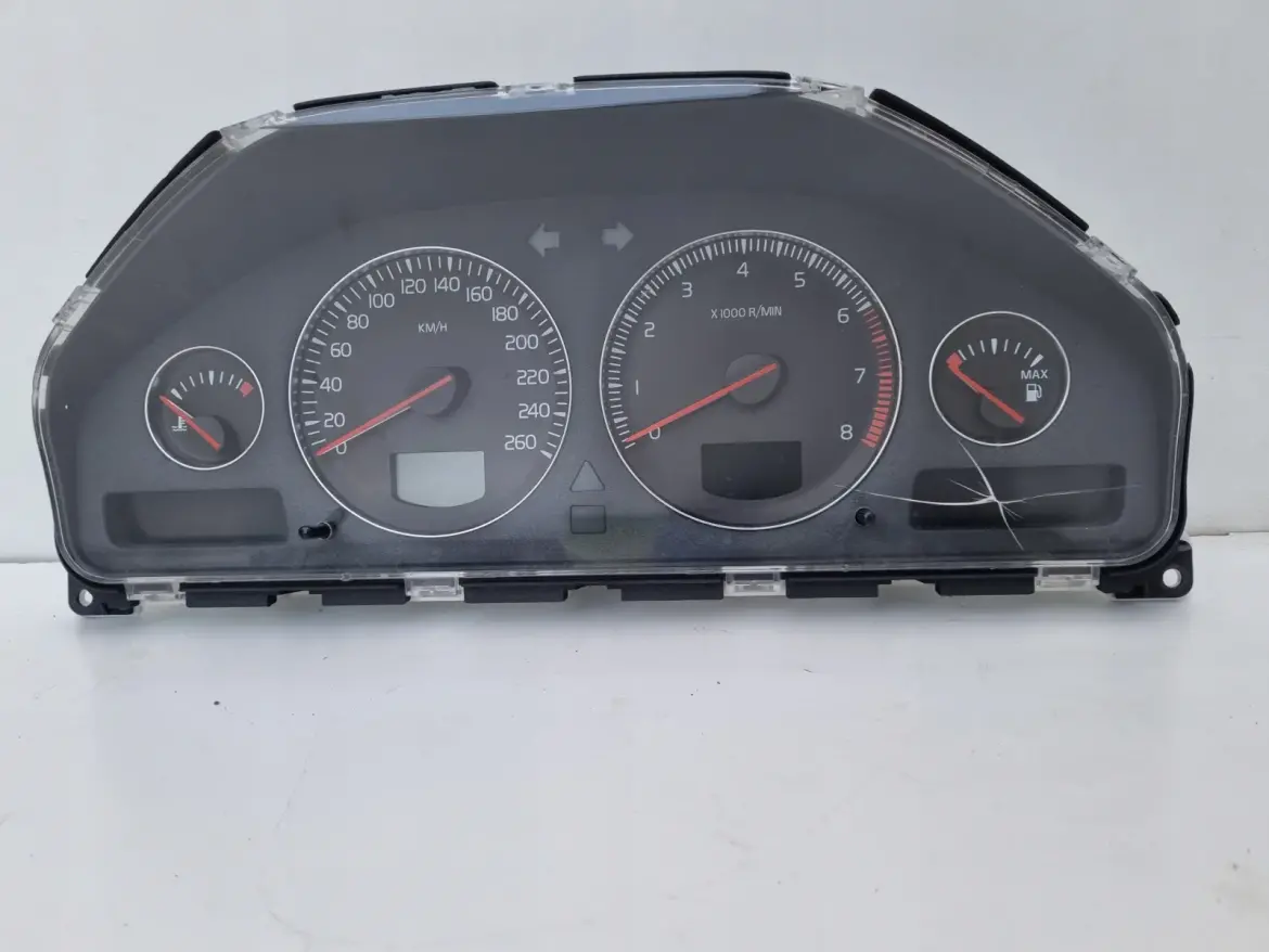 Volvo S60 I V70 II 2.5 T LICZNIK ZEGARY 30682272 Europa benzyna