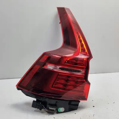 Volvo V60 II 18-24r TYLNIA TYLNA LAMPA LEWA lewy tył 32228898