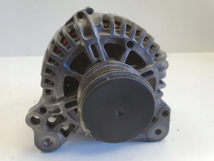 Audi A3 II 8P 1.6 TDI ALTERNATOR
