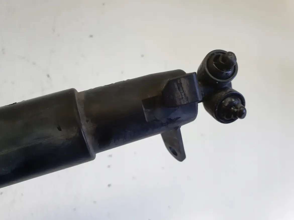 Mercedes W211 PRAWY SPRYSKIWACZ LAMPY Reflektora 2118600647