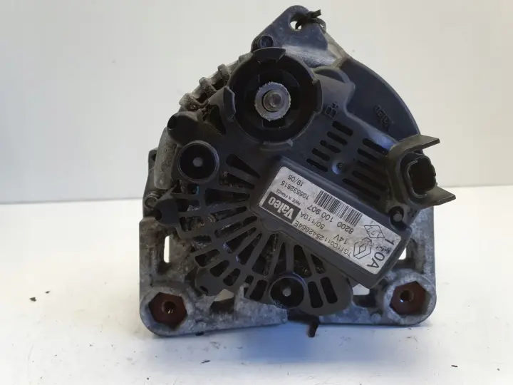 Renault Clio II 1.4 16V ALTERNATOR valeo 8200100907 110A