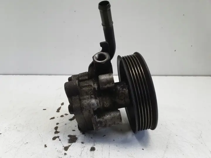 Kia Carens II 2.0 CRDI POMPA WSPOMAGANIA 0K2KC32600