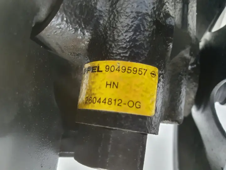 Opel Vectra B 1.6 16V POMPA WSPOMAGANIA 90495957