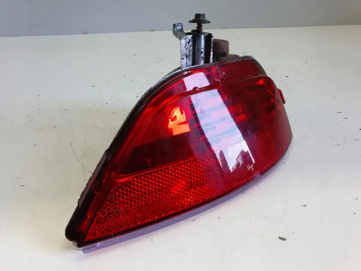 Renault Captur TYLNIA TYLNA LAMPA PRZECIWMGIELNA lewa lewy tył 265850007R