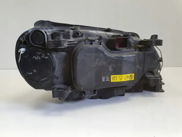 Volvo V70 XC70 III S80 II PRZEDNIA LAMPA LEWA lewy przód XENON 31353532