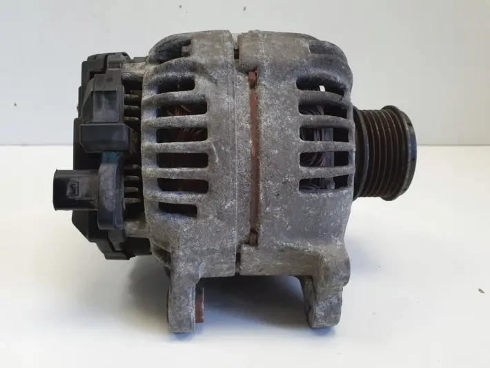 VW Transporter T5 1.9 TDI ALTERNATOR bosch 038903024F