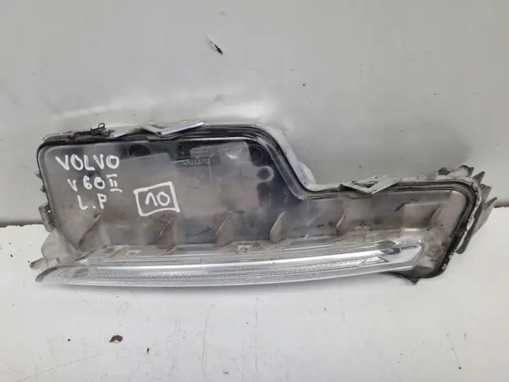 Volvo S60 II V60 LIFT PRZEDNI HALOGEN LEWY PRZÓD kierowcy LED DRL 31420395