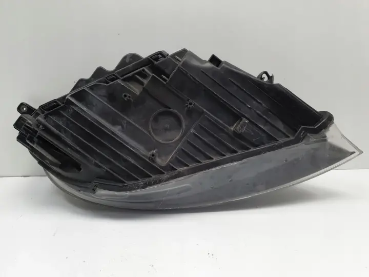 Volvo V40 II 12-16r PRZEDNIA LAMPA LEWA lewy przód EUROPA 31420003