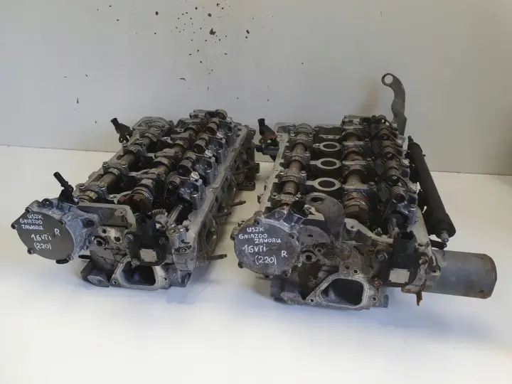 Mini Cooper R56 Peugeot Citroen 1.6 16V VTi GŁOWICA CYLINDRÓW V753354980N