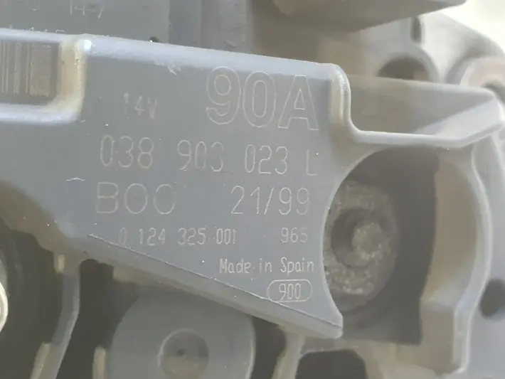 Audi A3 8L Golf IV 1.9 TDI ALTERNATOR 0123515021 038903023L 90A