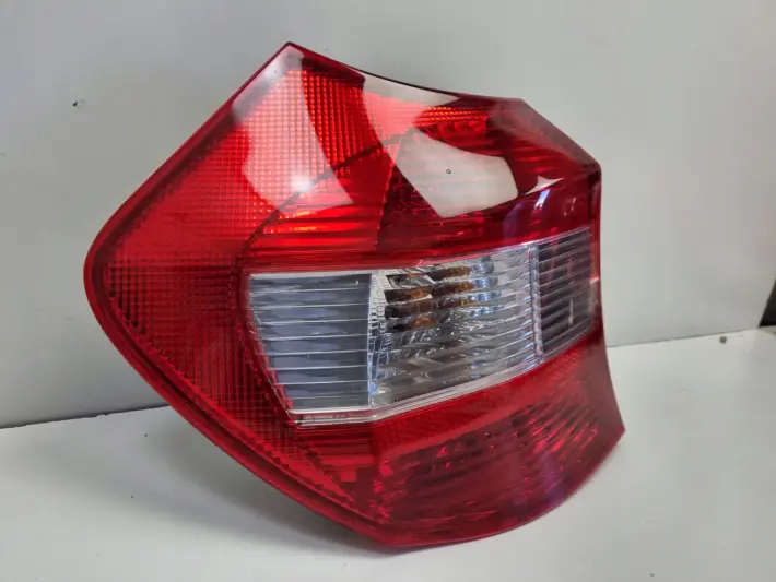 BMW E87 04-07r TYLNIA TYLNA LAMPA LEWA lewy tył ORYGINALNA ŁADNA 6324501