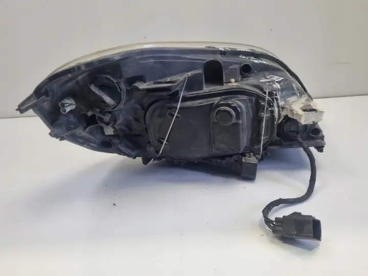 Volvo XC60 PRZEDNIA LAMPA LEWA LEWY PRZÓD BIXENON BI XENON SKRĘTNY 30763135
