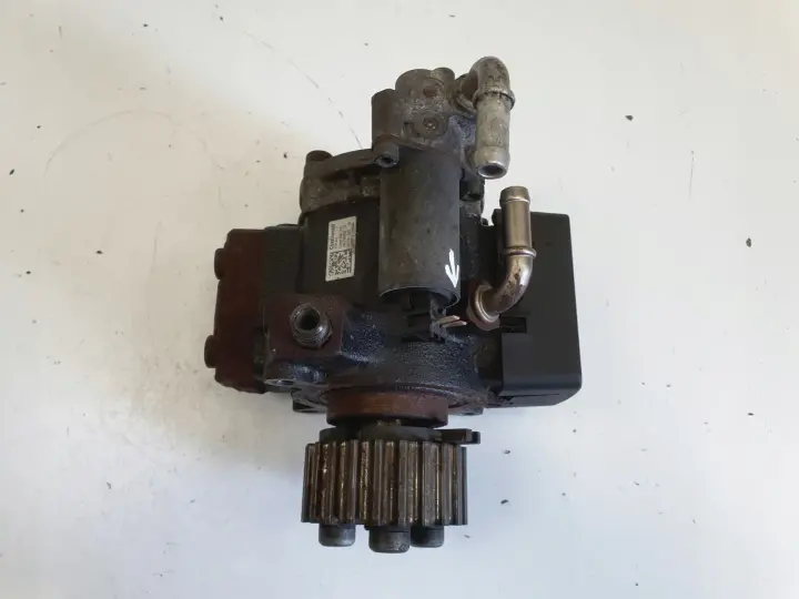 Audi A3 II 8P 1.6 TDI POMPA WTRYSKOWA paliwa 03L130755E