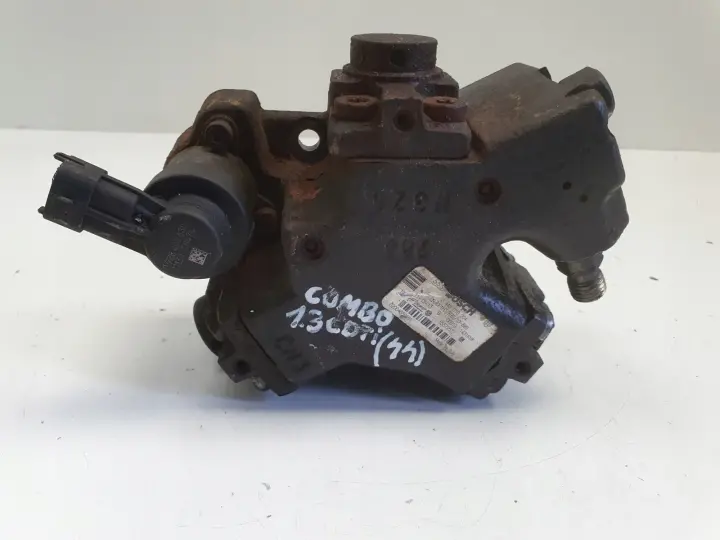 Opel Combo C 1.3 CDTI POMPA WTRYSKOWA 0445010204