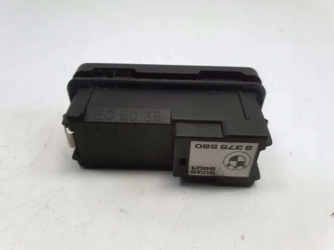 BMW E61 E65 E66 X5 PRZYCISK KLAPY BAGAŻNIKA przełącznik 8375580