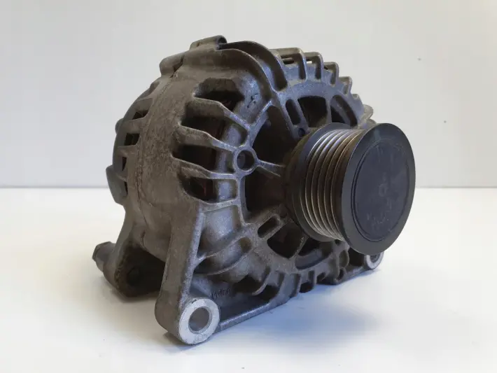 Volvo S40 II V50 1.6 D D2 ALTERNATOR 30659389 120A valeo