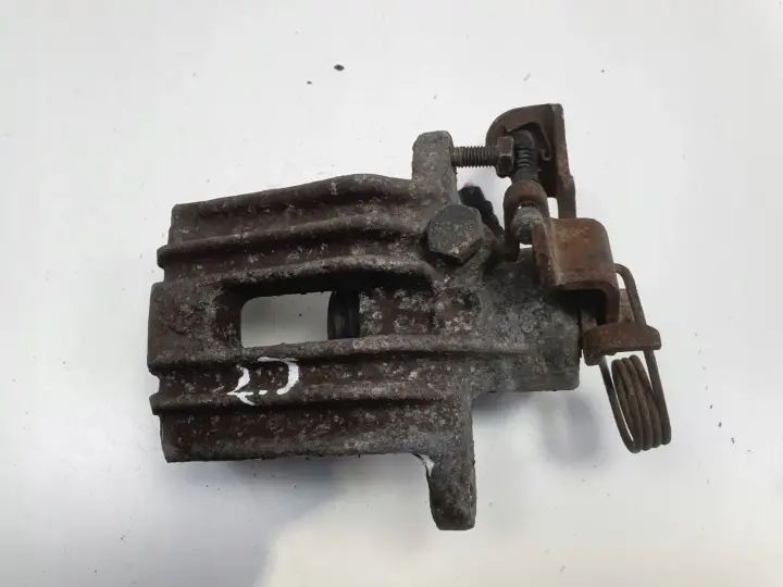 Vw Passat B5 Audi A4 B5 ZACISK HAMULCOWY Lewy tył kierowcy