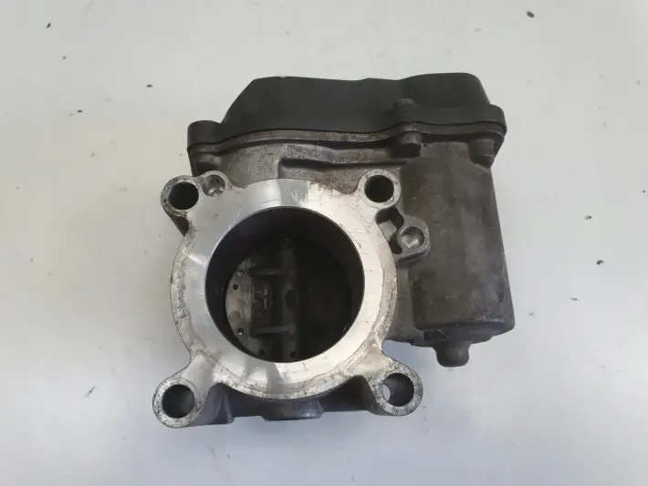VW Fox 1.2 6V PRZEPUSTNICA 03D133062E