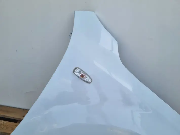 Kia Ceed Cee'd LIFT 09-12r PRZEDNI BŁOTNIK PRAWY PASAŻERA WD Cassa White