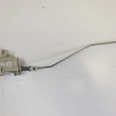 Audi A6 C6 SIŁOWNIK KLAPAKI WLEWU PALIWA 4F0862153