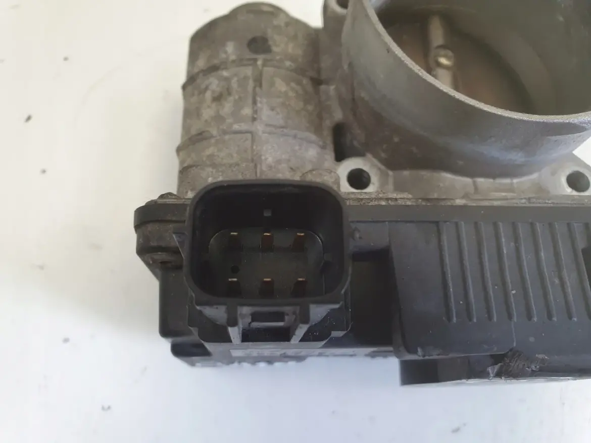 Nissan Primera P12 2.0 16V PRZEPUSTNICA SERA576-01