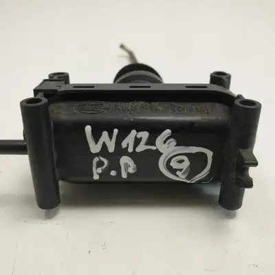 Mercedes W126 SEC SIŁOWNIK TYLNEGO ZAMKA Prawy tył