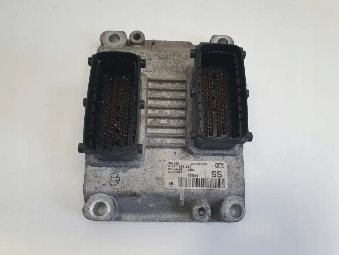 Opel Corsa C 1.2 16V STEROWNIK SILNIKA komputer 0261208253 SS