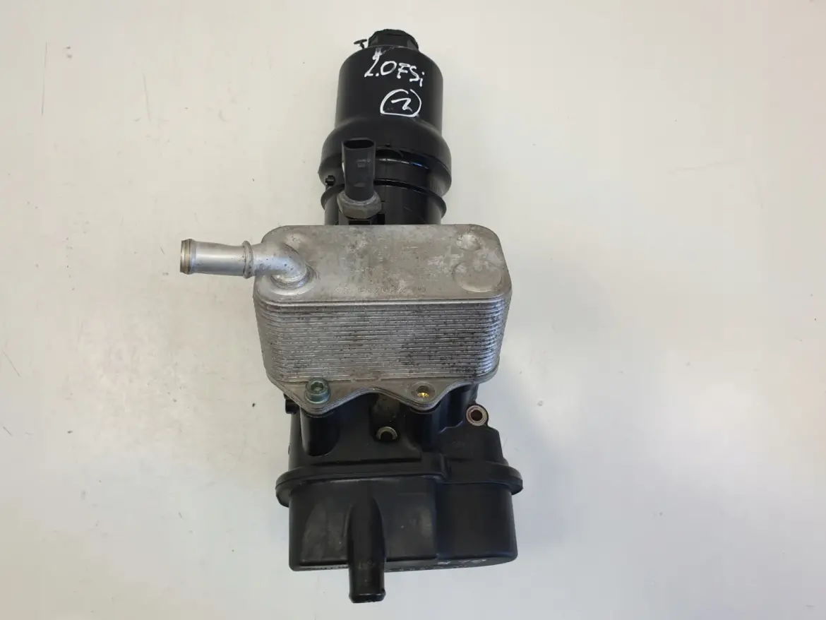 VW Golf V 2.0 FSI OBUDOWA FILTRA OLEJU podstawa