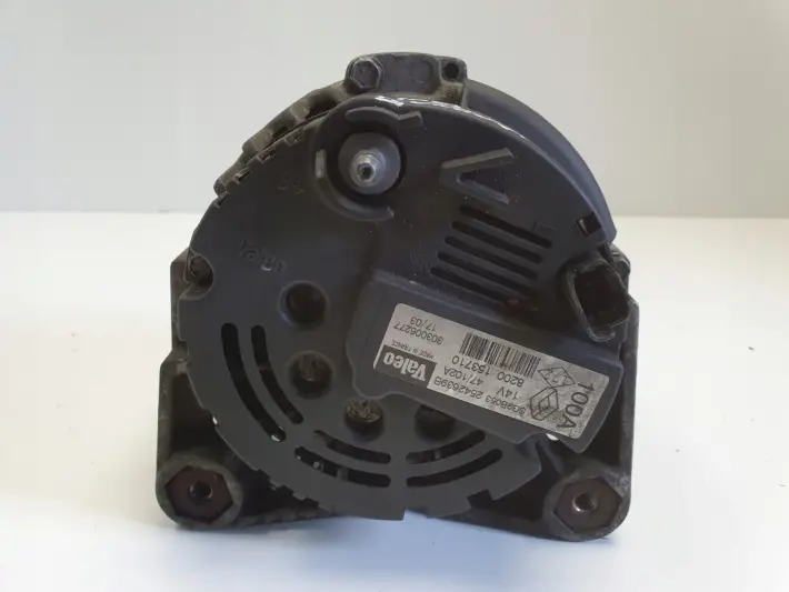 Renault Laguna II 1.8 16V ALTERNATOR 8200153710 100A valeo