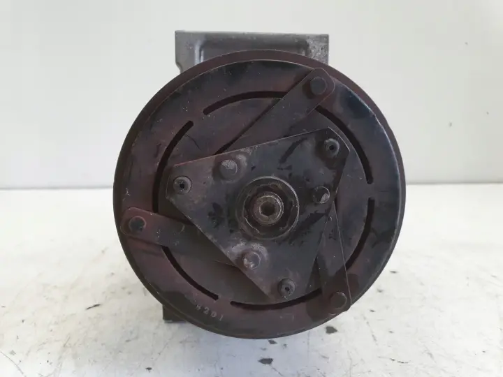 Renault Captur 0.9 TCe SPRĘŻARKA KLIMATYZACJI pompa 926000734R