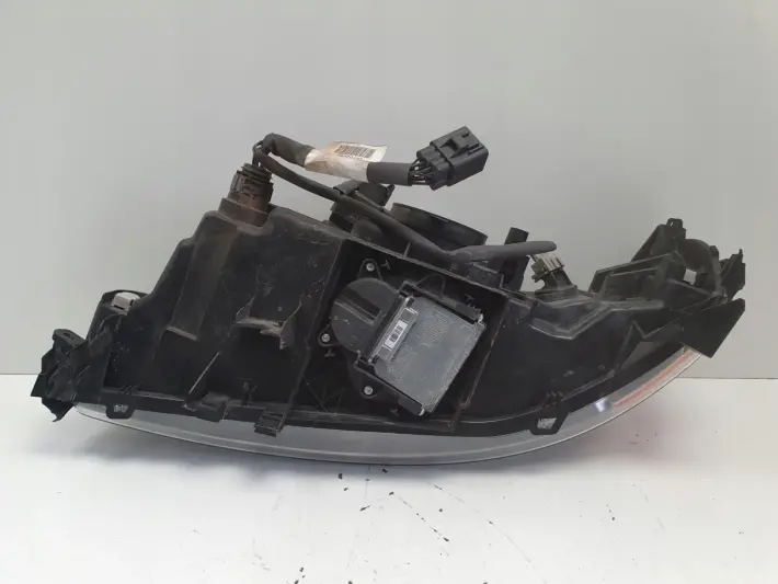 Volvo S60 I V70 II XENON LIFT PRZEDNIA LAMPA PRAWA prawy przód 30784250