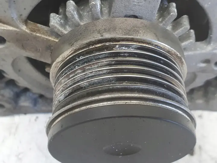 Ford Focus II 1.6 TDCI ALTERNATOR 0986049071