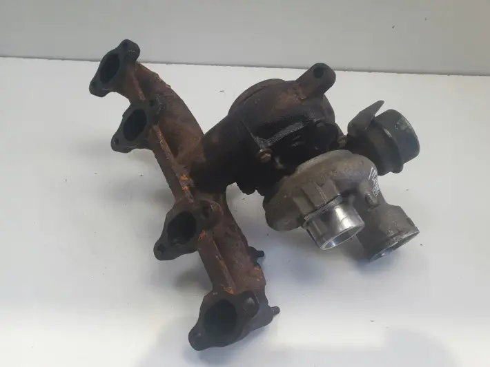 VW Golf V 1.9 TDI TURBOSPRĘŻARKA turbo 038253014G