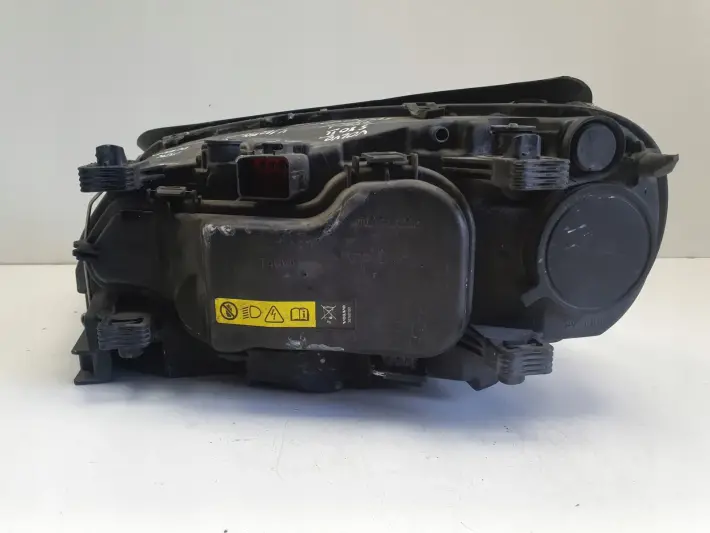 Volvo V70 III XC70 S80 II XENON PRZEDNIA LAMPA PRAWA prawy przód 31214348