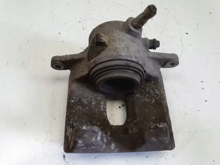 Mercedes W204 PRZEDNI ZACISK HAMULCOWY prawy przód PASAŻERA 295x28