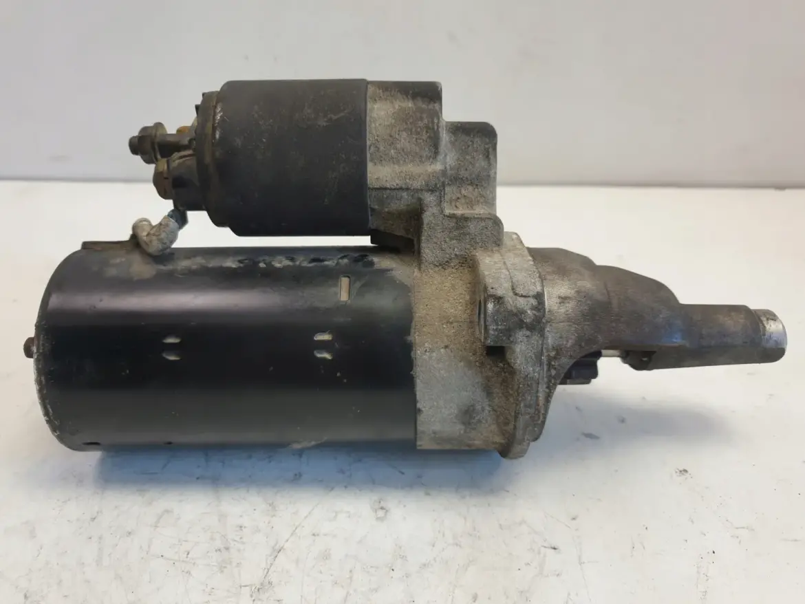 Audi A4 B6 2.5 TDI V6 ROZRUSZNIK bosch 0001109021