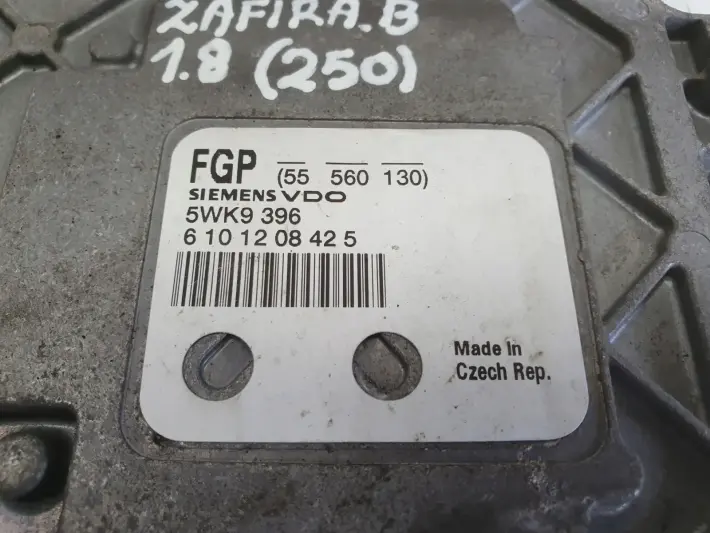 Opel Zafira B 1.8 16V STEROWNIK SILNIKA komputer 55560130