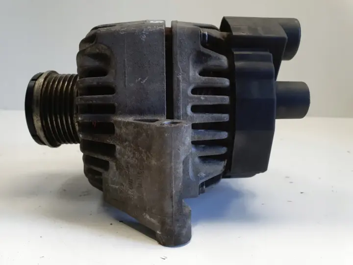 Opel Combo C 1.3 CDTI ALTERNATOR 13117279YQ valeo