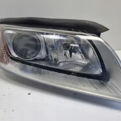 Volvo V70 III XC70 PRZEDNIA LAMPA PRAWA PRAWY PRZÓD XENON SKRĘTNY 31214169