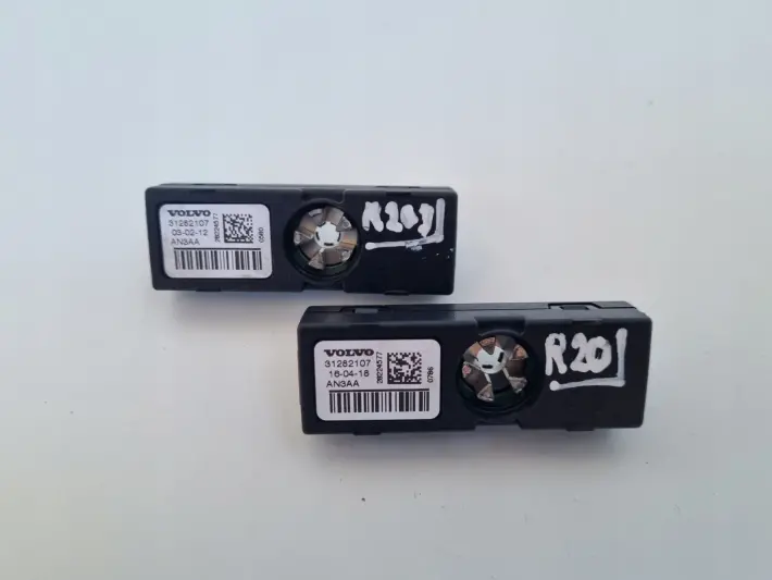 Volvo V40 II V60 S60 II WZMACNIACZ ANTENY 31282107